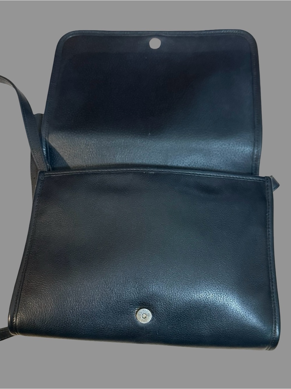 Vintage Longchamp Paris Black Leather Flap Crossbody Bag - Made in France - Picture 7 of 11